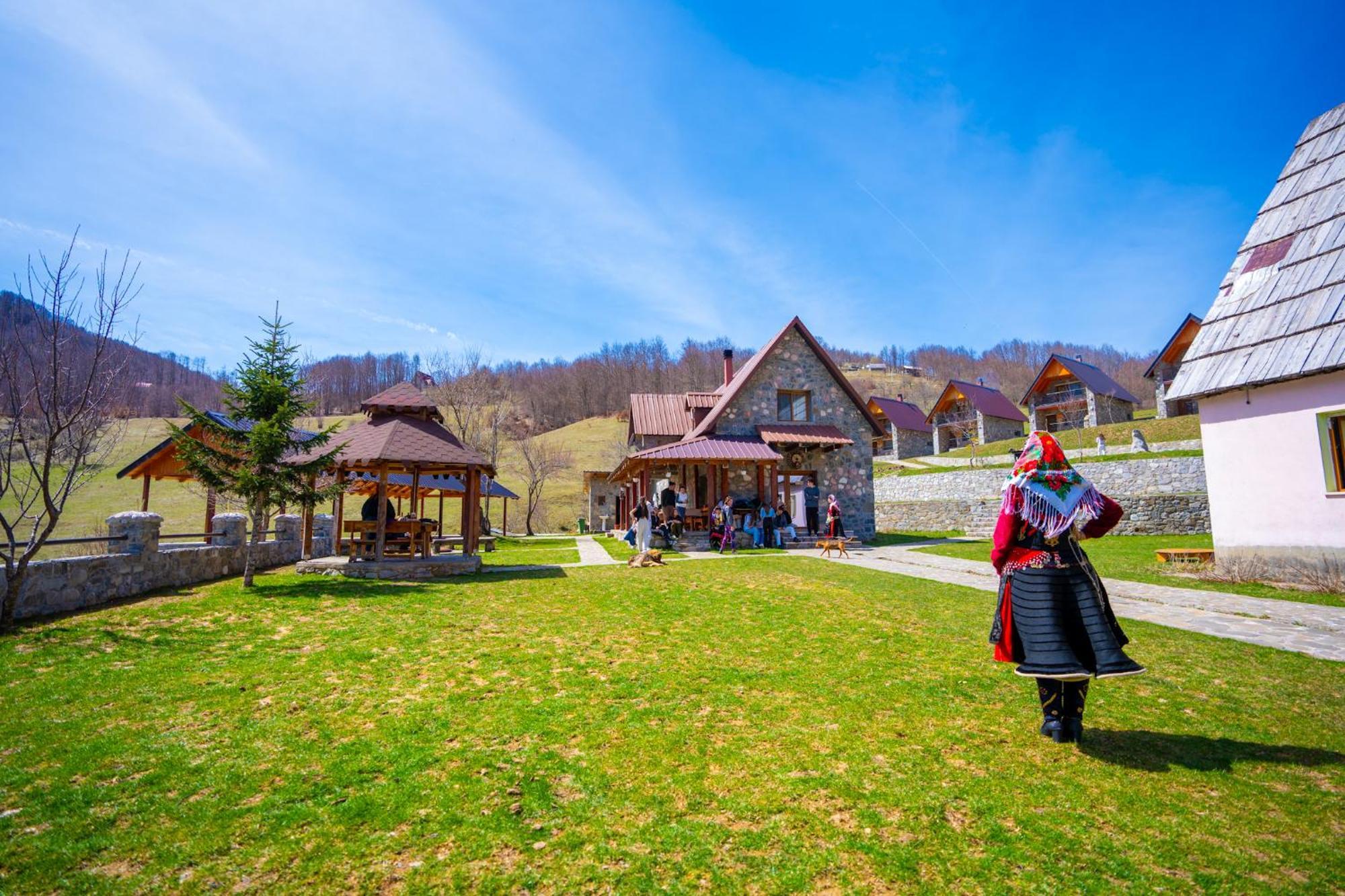 Vila Alpini Lepushe Exterior photo
